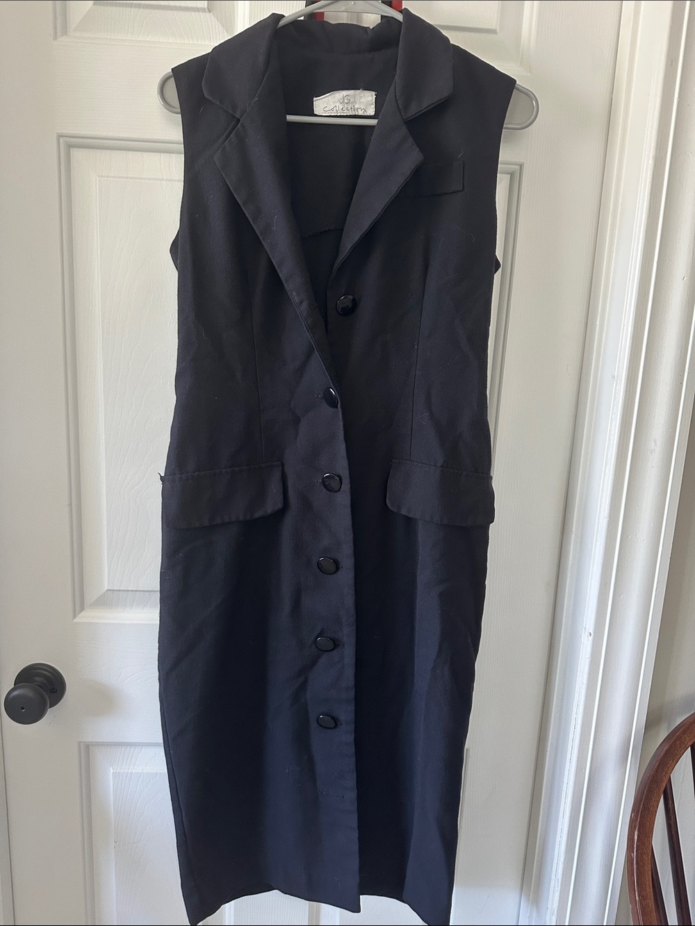 GG Collection Black Sleeveless Button-Front Dress